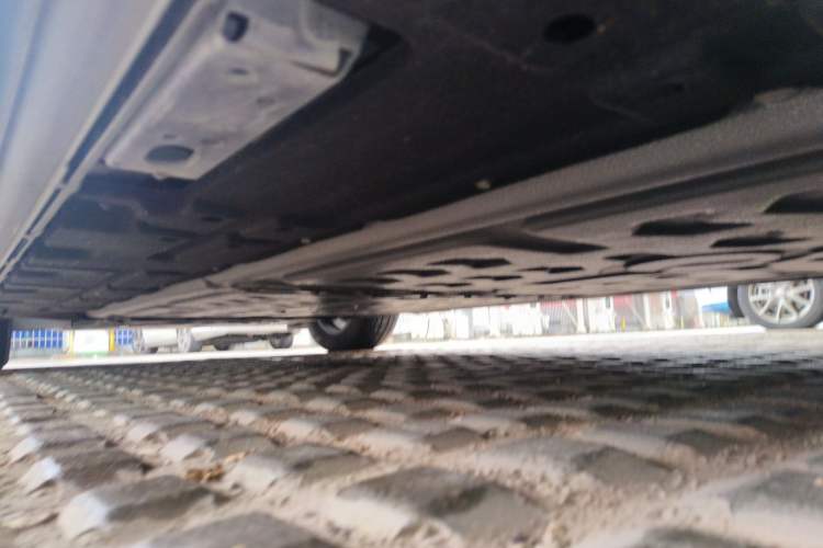 Used Denza D9 2024 EV 620 Premium Model Chassis Rear Left