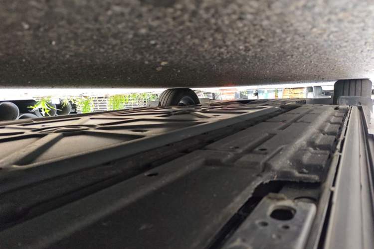 Used Denza D9 2024 DM-i 1050 Luxury Model Chassis Rear Left
