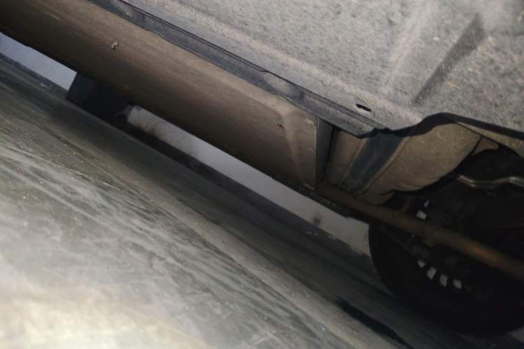 Used Denza D9 2024 DM-i 1050 Luxury Model Chassis Rear Left