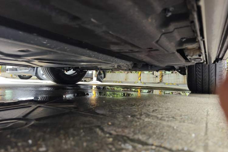 Used Denza D9 2024 DM-i 980 Four-Wheel Drive Prestige Model Chassis Rear Left