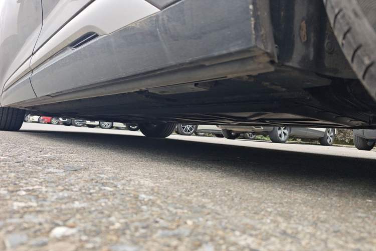 Used Denza D9 2024 DM-i 1050 Luxury Model Chassis Rear Left