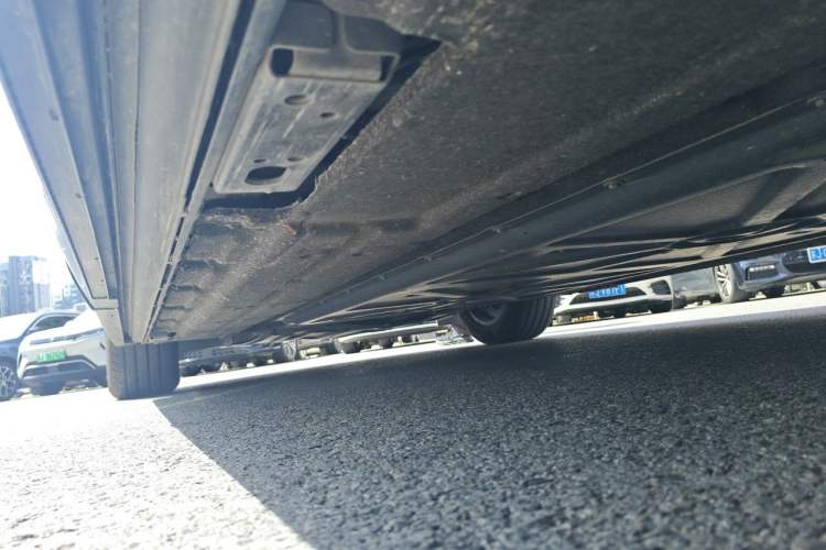Used Denza D9 2024 DM-i 980 Four-Wheel Drive Prestige Model Chassis Rear Left