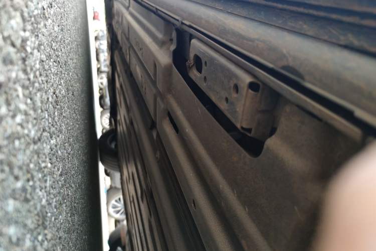 Used Denza D9 2024 DM-i 980 Four-Wheel Drive Flagship Model Chassis Rear Left