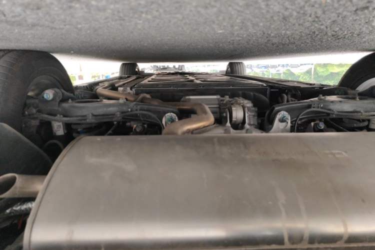 Used Denza D9 2024 DM-i 980 Four-Wheel Drive Prestige Model Chassis Rear