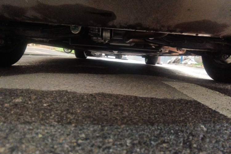 Used Denza D9 2024 DM-i 980 Four-Wheel Drive Prestige Model Chassis Rear