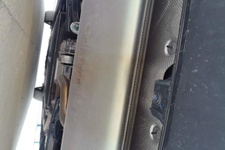 Used Denza D9 2024 DM-i 980 Four-Wheel Drive Prestige Model Chassis Rear