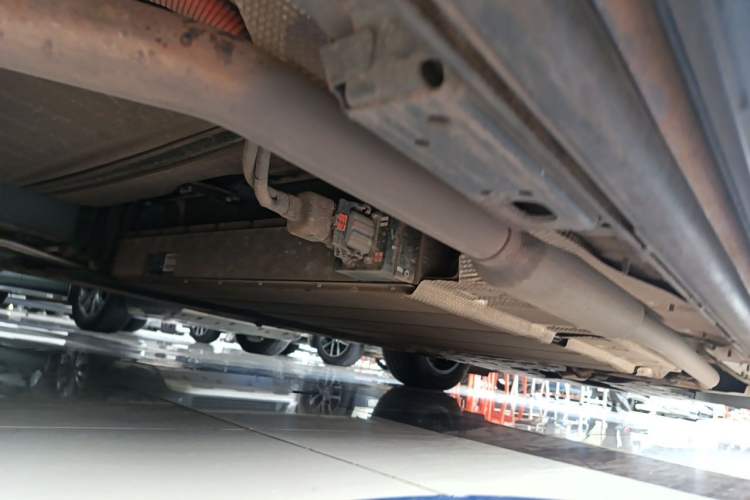 Used Denza D9 2024 DM-i 970 Luxury Model Chassis Rear Right