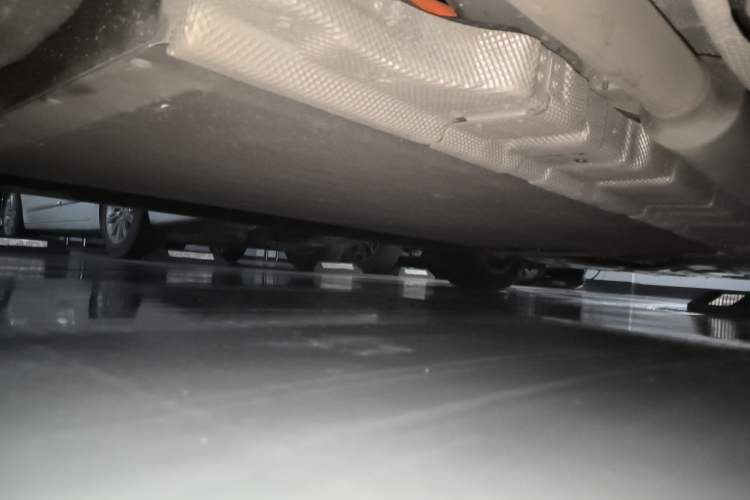 Used Denza D9 2024 DM-i 980 Four-Wheel Drive Prestige Model Chassis Rear Right