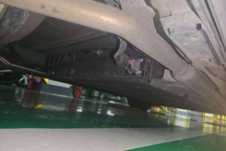 Used Denza D9 2024 DM-i 970 Luxury Model Chassis Rear Right