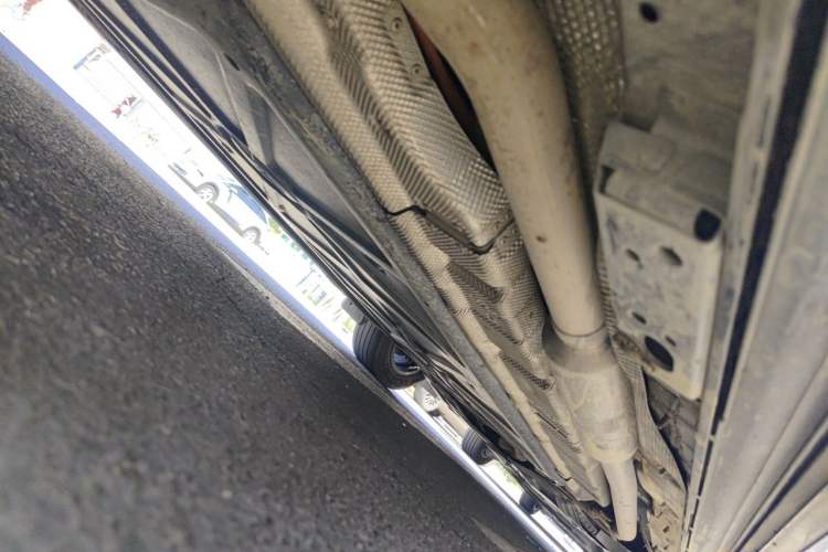 Used Denza D9 2024 DM-i 980 Four-Wheel Drive Prestige Model Chassis Rear Right