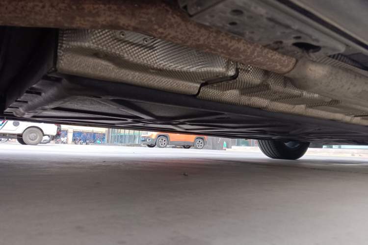 Used Denza D9 2024 DM-i 980 Four-Wheel Drive Prestige Model Chassis Rear Right