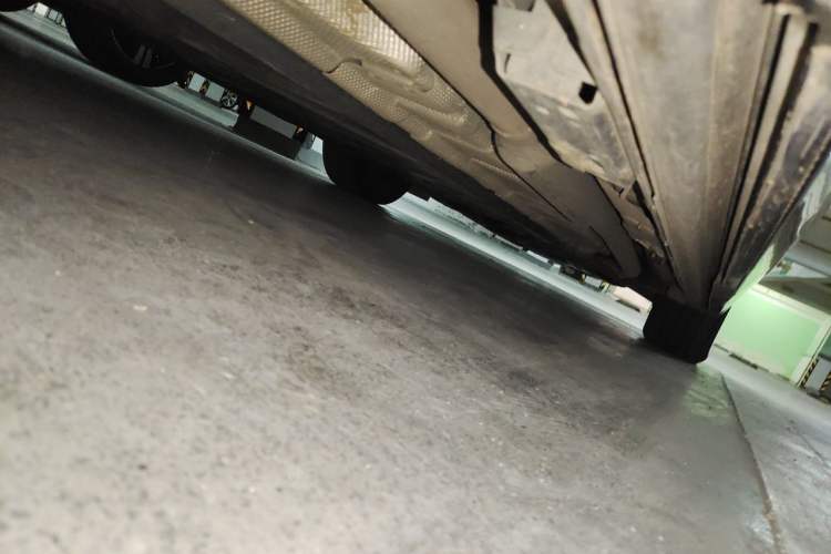 Used Denza D9 2024 DM-i 1050 Luxury Model Chassis Rear Right