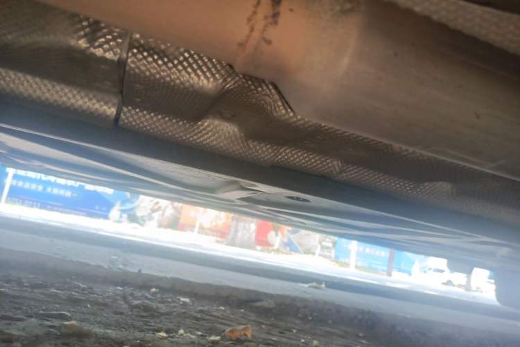 Used Denza D9 2024 DM-i 980 Four-Wheel Drive Flagship Model Chassis Rear Right