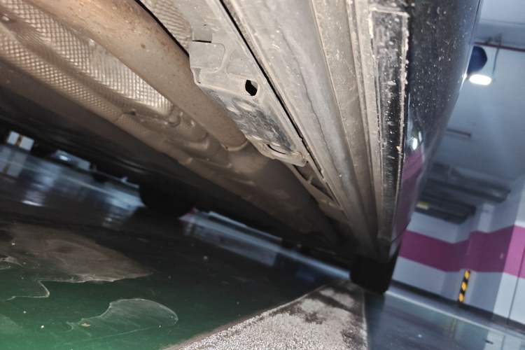 Used Denza D9 2024 DM-i 980 Four-Wheel Drive Prestige Model Chassis Rear Right