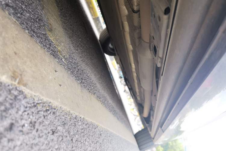 Used Denza D9 2024 DM-i 980 Four-Wheel Drive Prestige Model Chassis Rear Right