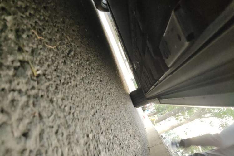 Used Denza D9 2024 EV 620 Premium Model Chassis Rear Right