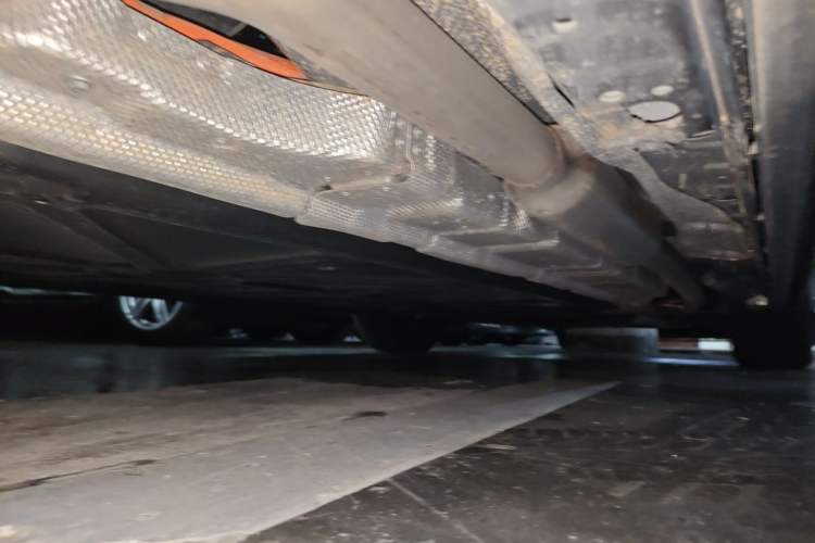 Used Denza D9 2024 DM-i 1050 Luxury Model Chassis Rear Right