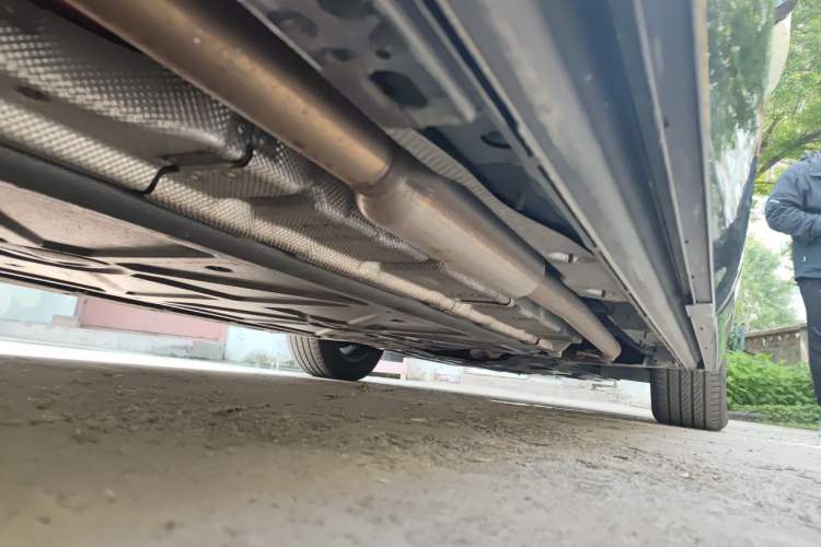 Used Denza D9 2024 DM-i 1050 Luxury Model Chassis Rear Right