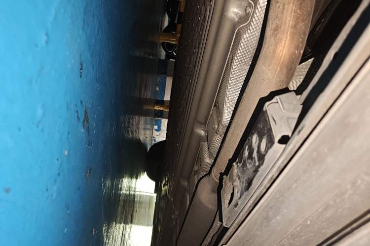 Used Denza D9 2024 DM-i 1050 Luxury Model Chassis Rear Right