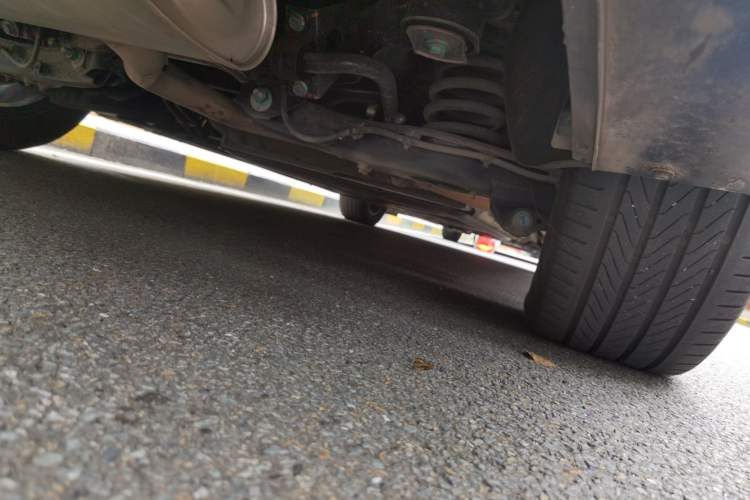 Used Denza D9 2024 DM-i 1050 Luxury Model Chassis Rear Right