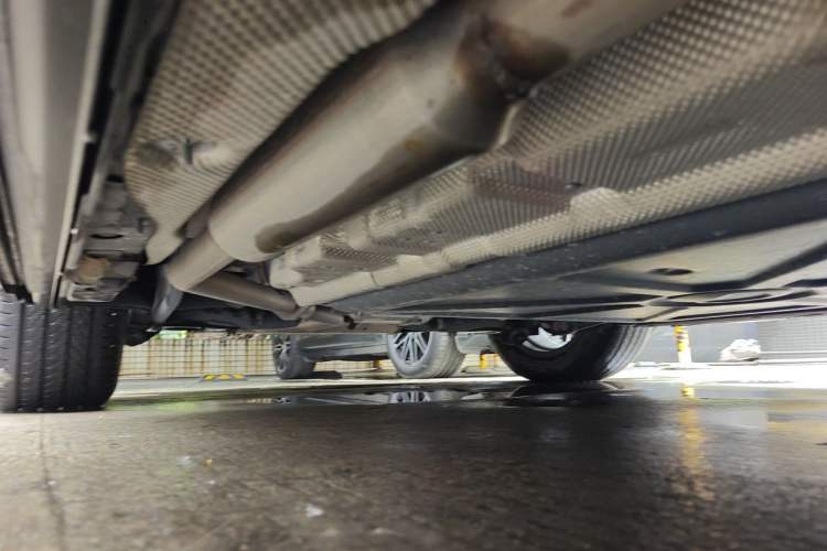 Used Denza D9 2024 DM-i 980 Four-Wheel Drive Prestige Model Chassis Rear Right