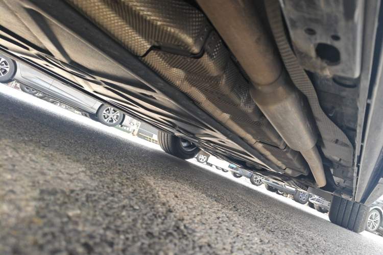 Used Denza D9 2024 DM-i 980 Four-Wheel Drive Prestige Model Chassis Rear Right