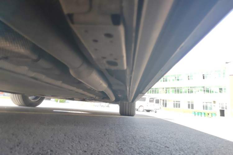 Used Denza D9 2024 DM-i 1050 Luxury Model Chassis Rear Right