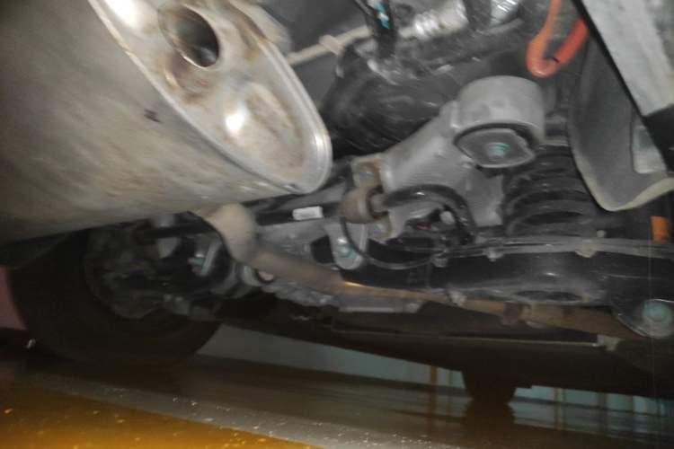 Used Denza D9 2024 DM-i 980 Four-Wheel Drive Flagship Model Chassis Rear Right