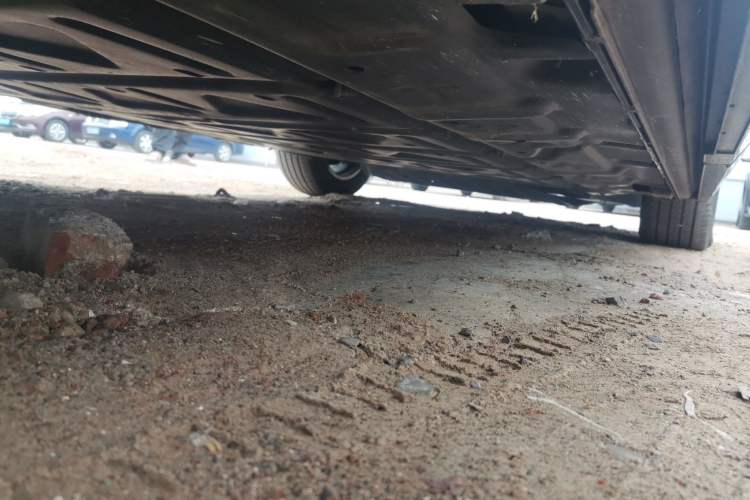 Used Denza D9 2024 EV 620 Premium Model Chassis Rear Right