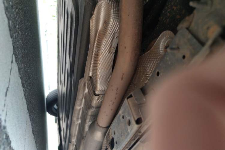 Used Denza D9 2024 DM-i 980 Four-Wheel Drive Flagship Model Chassis Rear Right