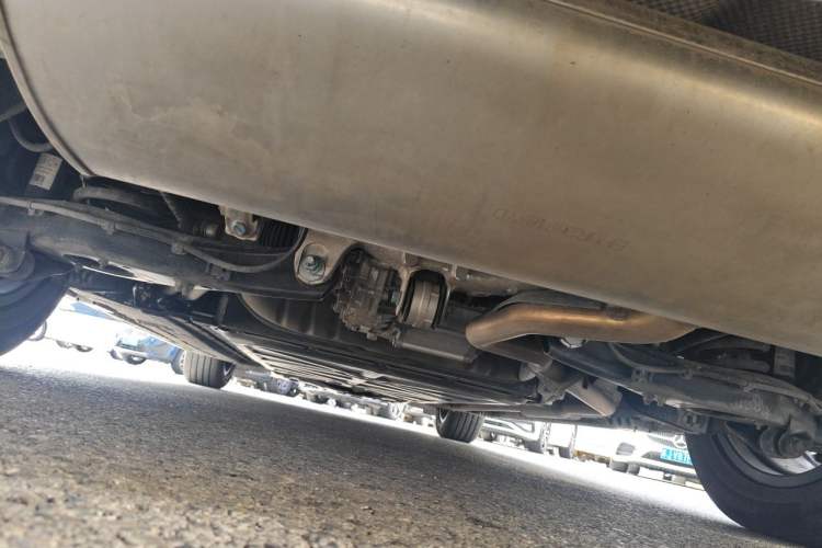 Used Denza D9 2024 DM-i 980 Four-Wheel Drive Prestige Model Chassis Rear