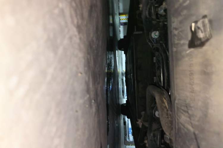 Used Denza D9 2024 DM-i 970 Luxury Model Chassis Rear