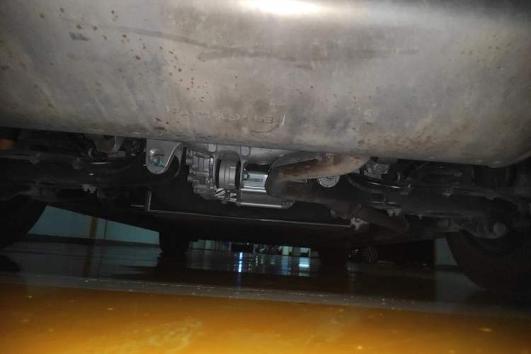 Used Denza D9 2024 DM-i 980 Four-Wheel Drive Flagship Model Chassis Rear