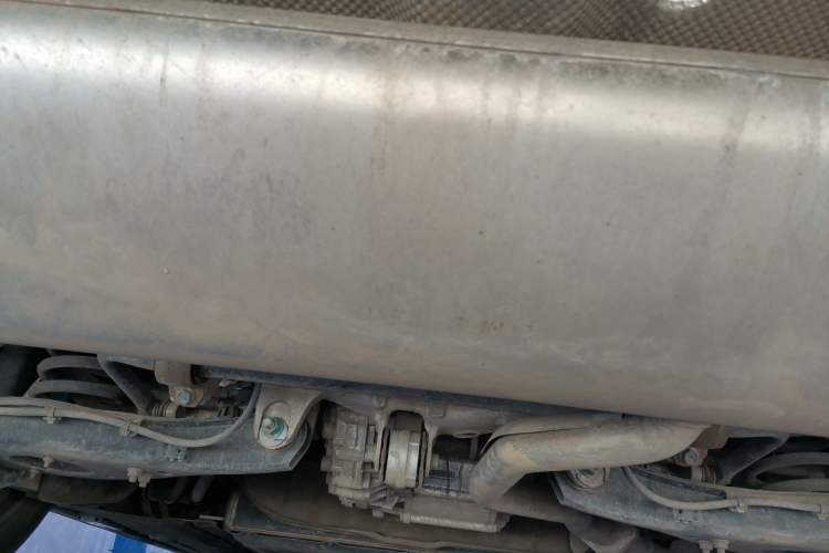 Used Denza D9 2024 DM-i 980 Four-Wheel Drive Prestige Model Chassis Rear
