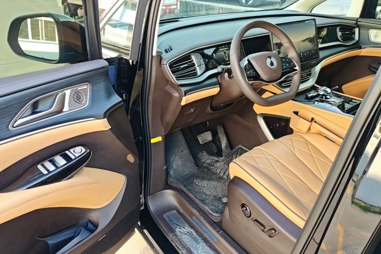 Used Denza D9 2024 DM-i 980 Four-Wheel Drive Prestige Model Driver Seat