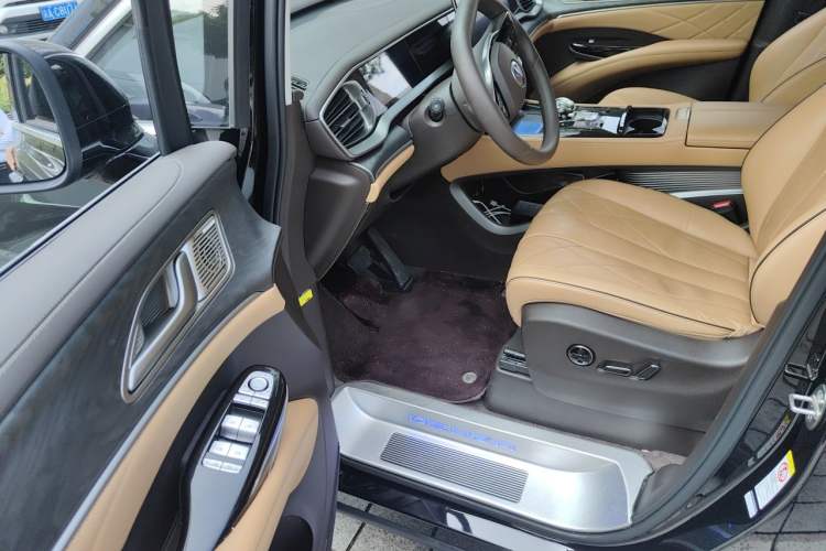 Used Denza D9 2024 DM-i 980 Four-Wheel Drive Prestige Model Driver Seat