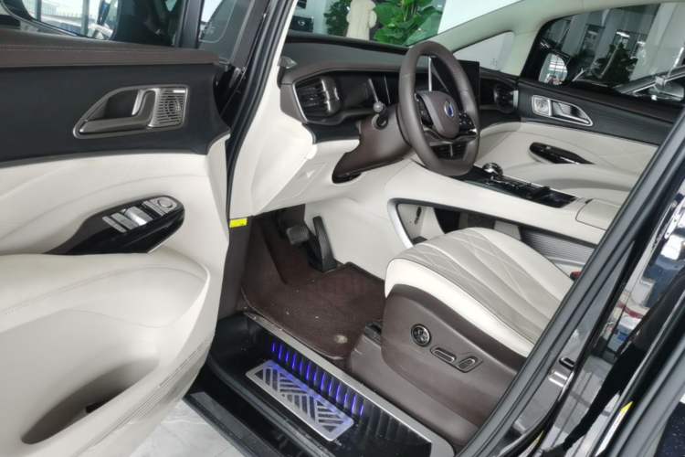 Used Denza D9 2024 DM-i 980 Four-Wheel Drive Flagship Model Driver Seat