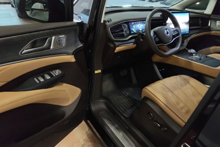 Used Denza D9 2024 EV 620 Premium Model Driver Seat
