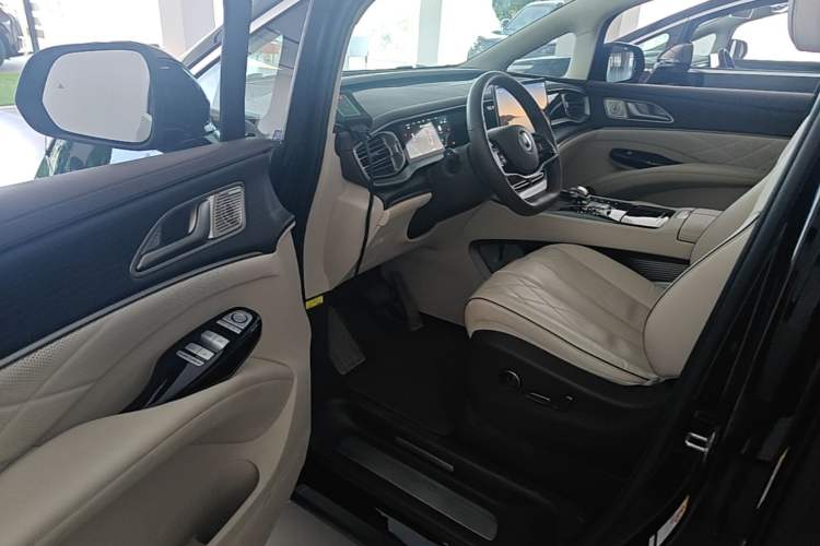 Used Denza D9 2024 DM-i 980 Four-Wheel Drive Flagship Model Driver Seat