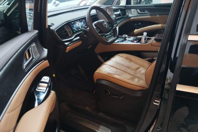 Used Denza D9 2024 EV 600 Four-Wheel Drive Prestige Model Driver Seat