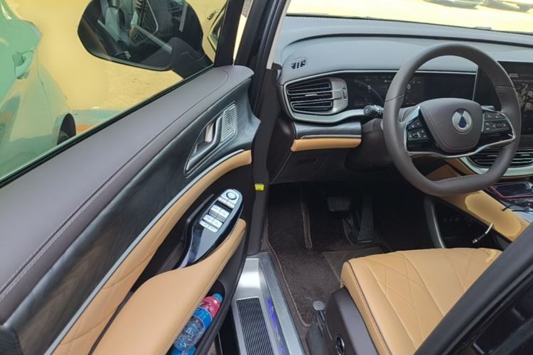 Used Denza D9 2024 DM-i 980 Four-Wheel Drive Prestige Model Driver Seat