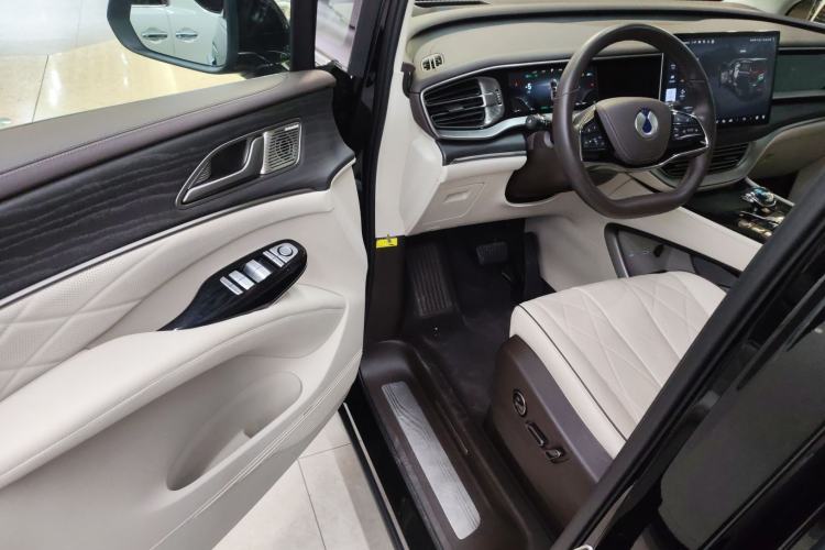 Used Denza D9 2024 DM-i 980 Four-Wheel Drive Flagship Model Driver Seat