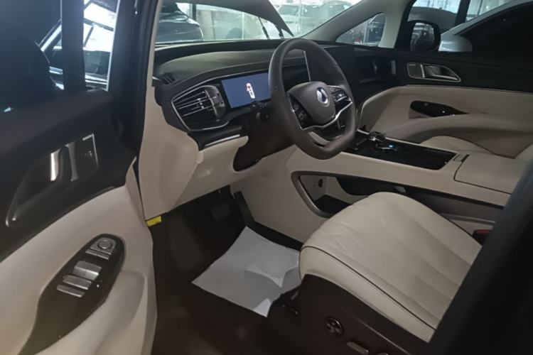 Used Denza D9 2024 DM-i 980 Four-Wheel Drive Prestige Model Driver Seat