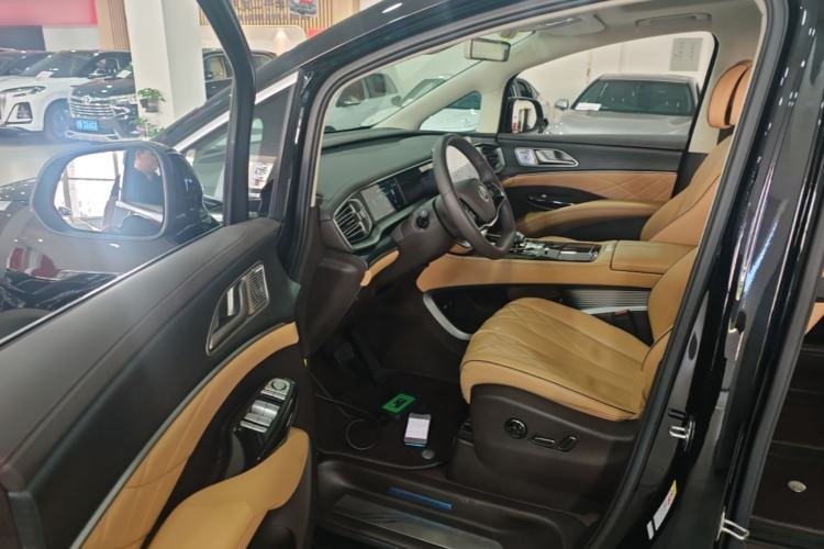 Used Denza D9 2024 DM-i 980 Four-Wheel Drive Prestige Model Driver Seat