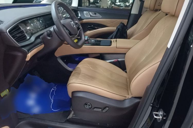 Used Denza D9 2024 DM-i 980 Four-Wheel Drive Prestige Model Driver Seat