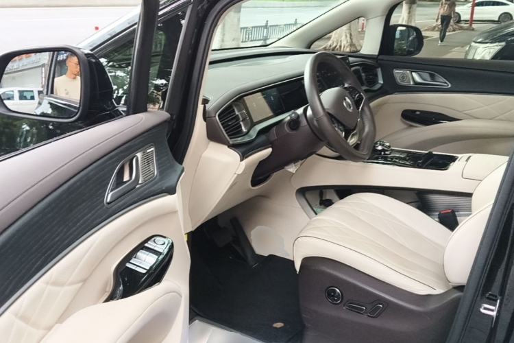 Used Denza D9 2024 DM-i 980 Four-Wheel Drive Prestige Model Driver Seat