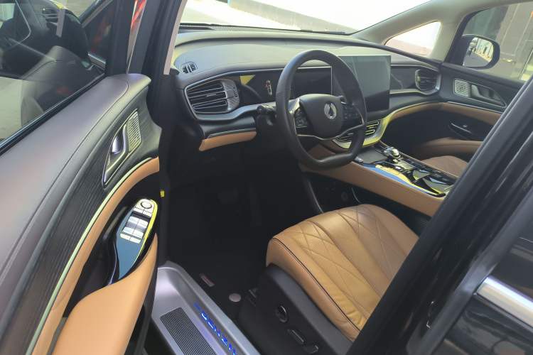 Used Denza D9 2024 DM-i 980 Four-Wheel Drive Flagship Model Driver Seat