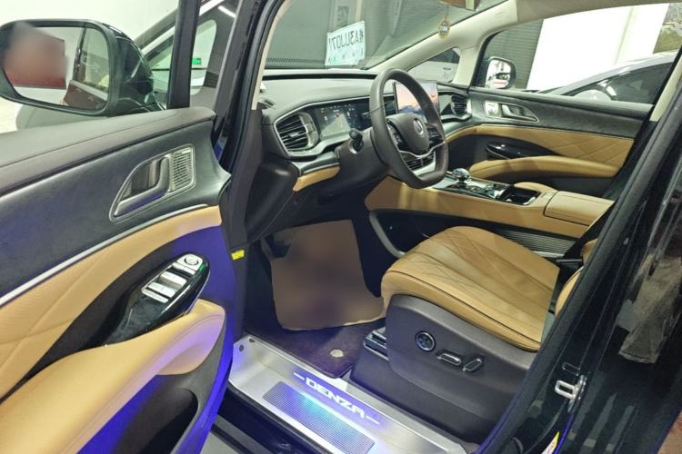 Used Denza D9 2024 DM-i 1050 Luxury Model Driver Seat