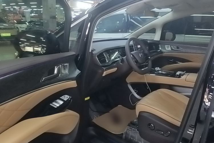 Used Denza D9 2024 DM-i 980 Four-Wheel Drive Prestige Model Driver Seat