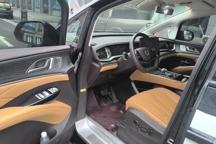 Used Denza D9 2024 DM-i 980 Four-Wheel Drive Prestige Model Driver Seat
